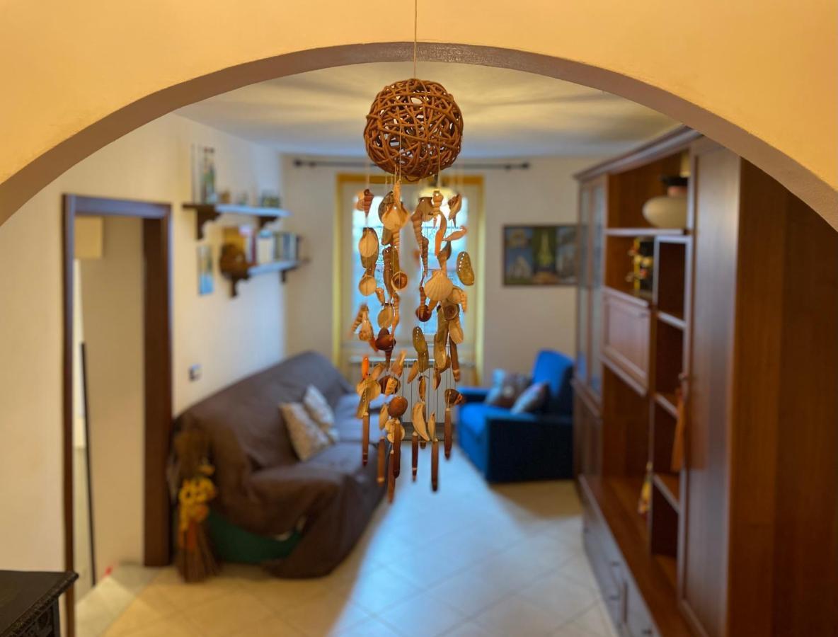 Tra Alpi Apuane E Cinque Terre.. Casetta Renata! Villa Valeriano Lunense Bagian luar foto
